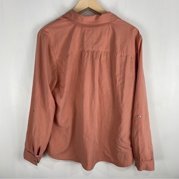 Chico's Essential Hidden Button Up Down Shirt Top Blouse Salmon Size 2 (Large) - Picture 5 of 7